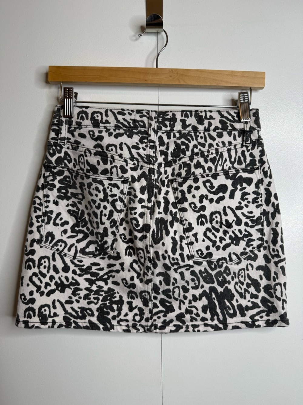 Hudson Jeans Viper Leopard-Print Mini Skirt Black White Size 27 - Picture 4 of 8